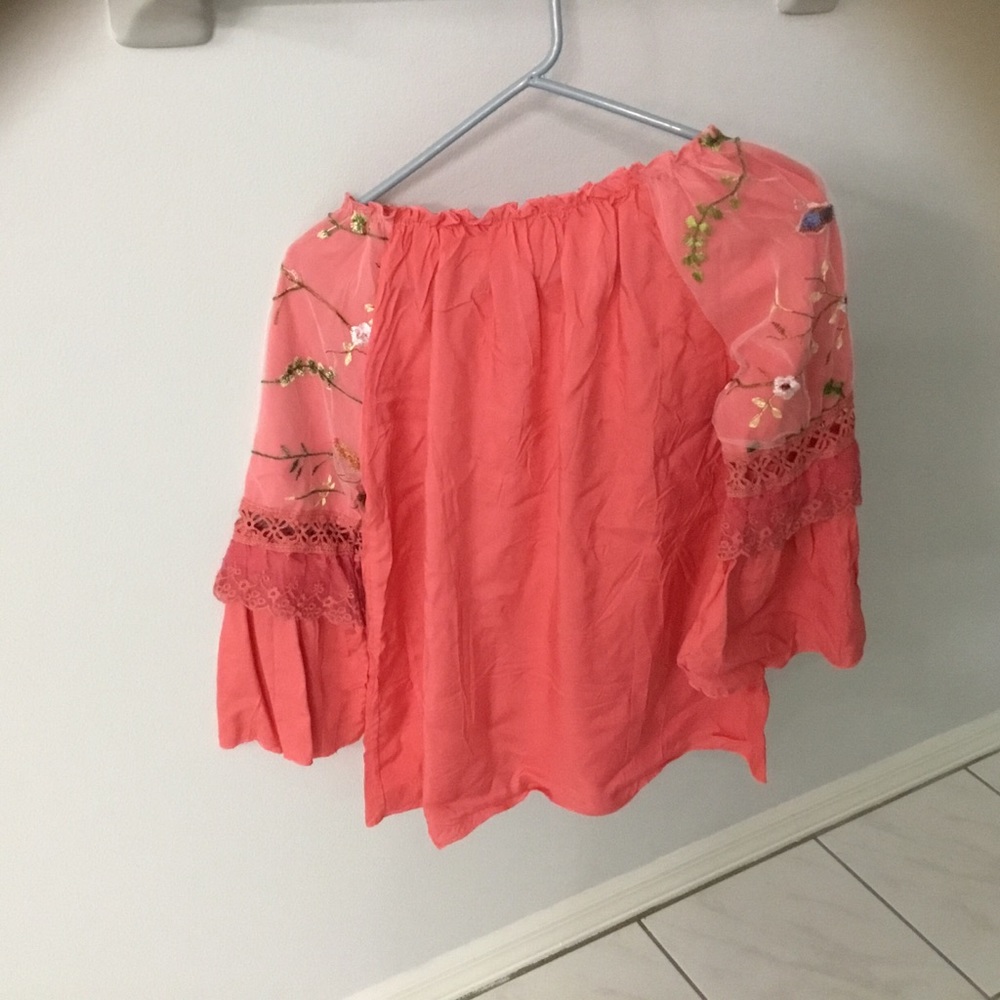 Off the shoulder blouse (new]